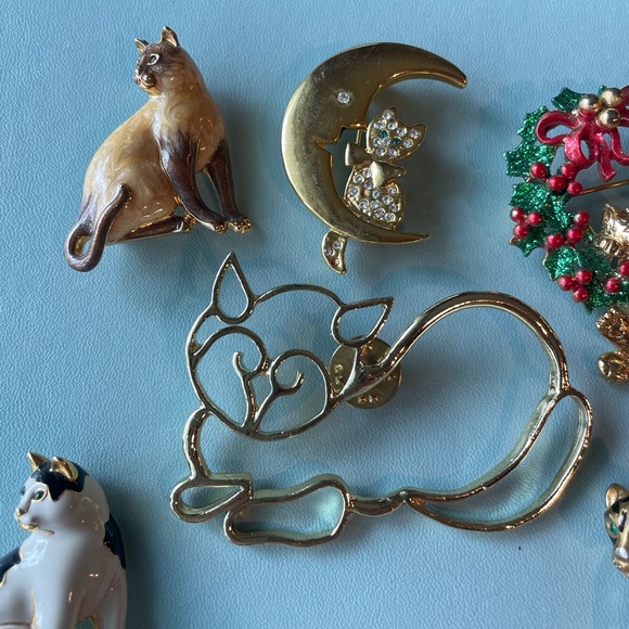 Vintage 6 Cat Brooches - Picture 5 of 9